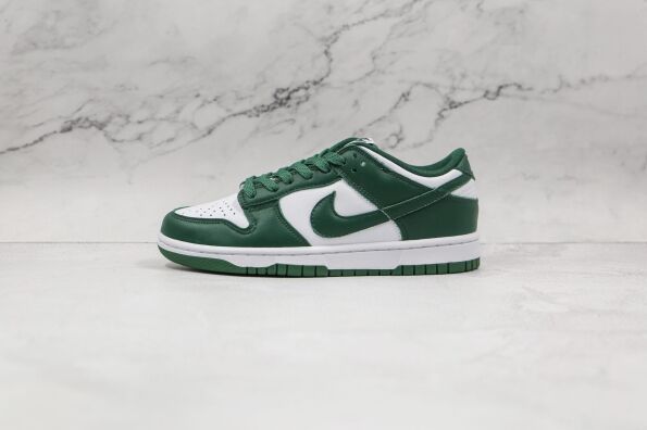 NIKE SB Dunk Low