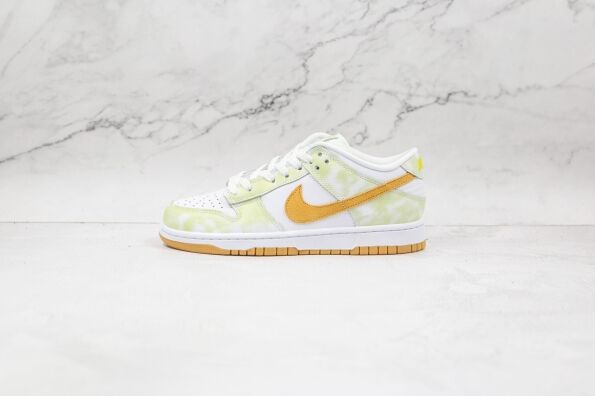 NIKE Dunk Low “Yellow Strike”