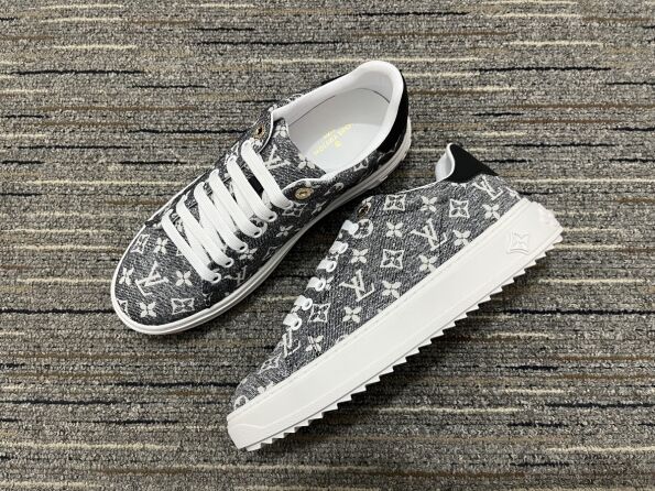 Lv Out Sneaker